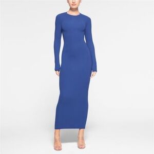 Skims
Women's Blue Crew Neck Long Sleeve Dress